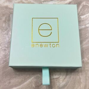 Enewton gift box